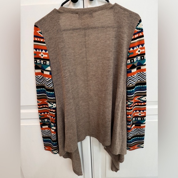 Flying Tomato Tan Cardigan with Tribal Multicolor Sleeves Size L - Picture 5 of 5